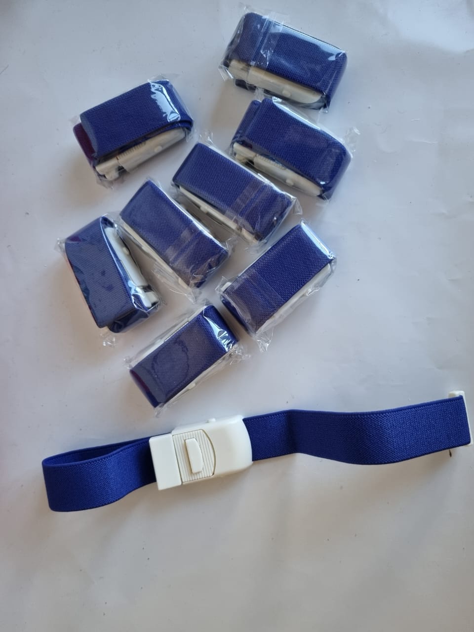 WhatsApp Image 2023-03-27 at 03.16.45 GARROT EN TISSU ELASTIQUE AVEC CROCHET